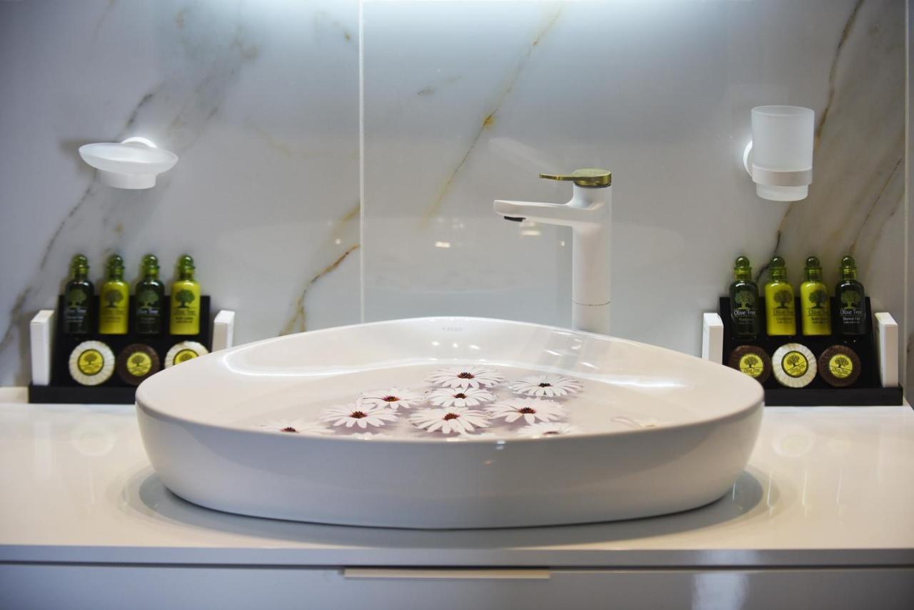 Syrene Luxury Suites Ermoupoli Dış mekan fotoğraf